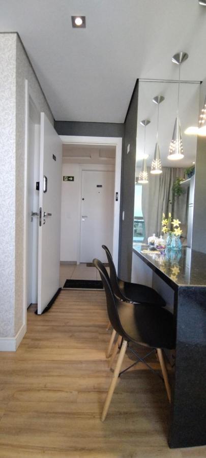 Estudio Aconchegante No Centro De Curitiba - Ar Condicio E Localizacao Perfeita! Luaran gambar