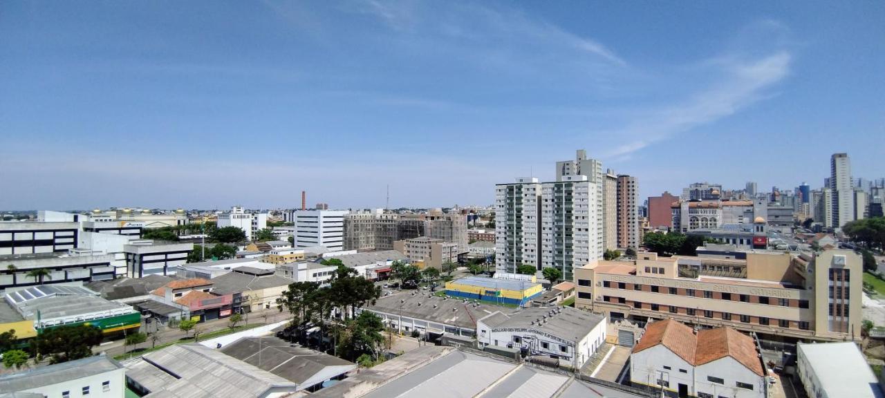 Estudio Aconchegante No Centro De Curitiba - Ar Condicio E Localizacao Perfeita! Luaran gambar