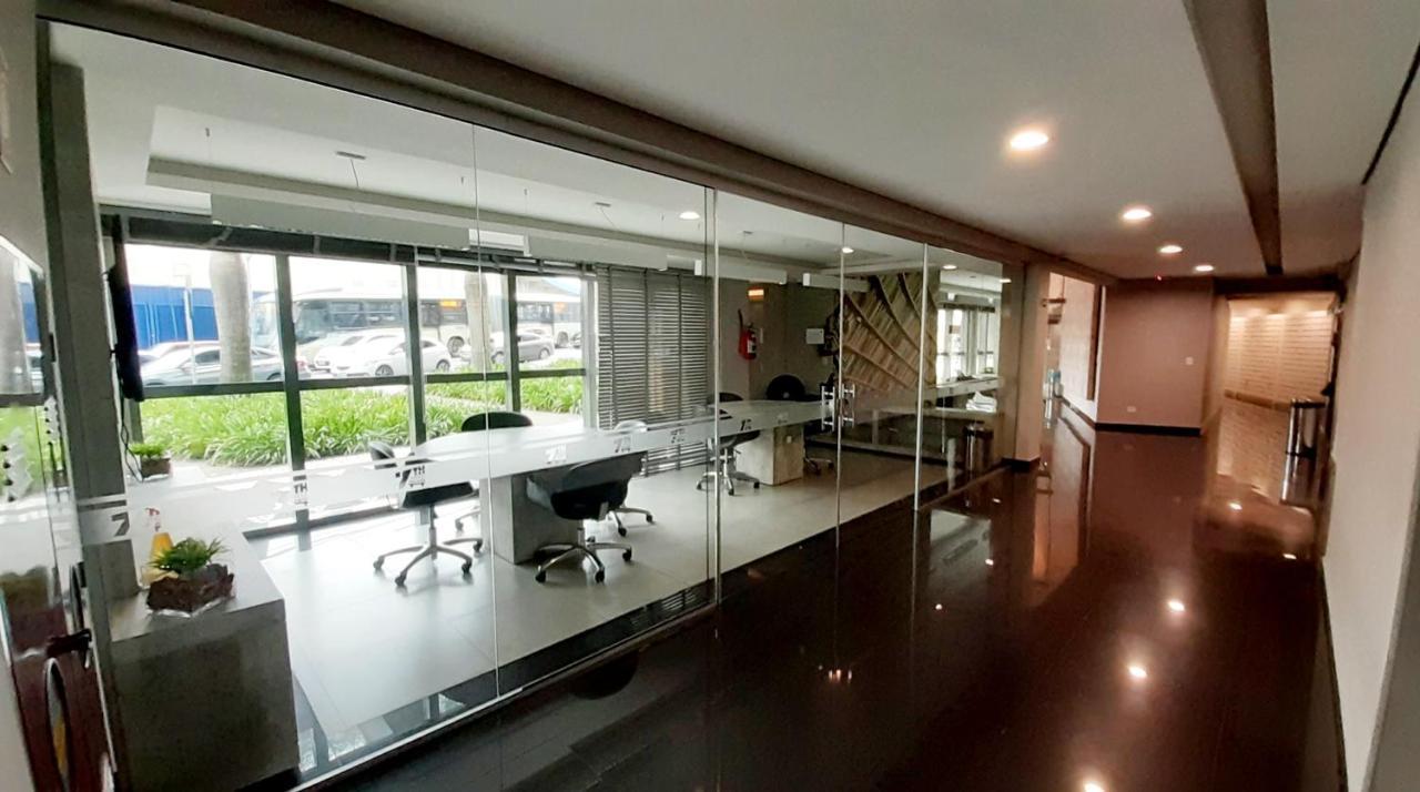 Estudio Aconchegante No Centro De Curitiba - Ar Condicio E Localizacao Perfeita! Luaran gambar