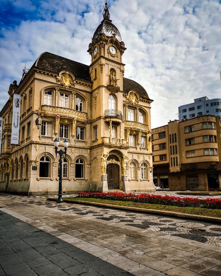 Estudio Aconchegante No Centro De Curitiba - Ar Condicio E Localizacao Perfeita! Luaran gambar