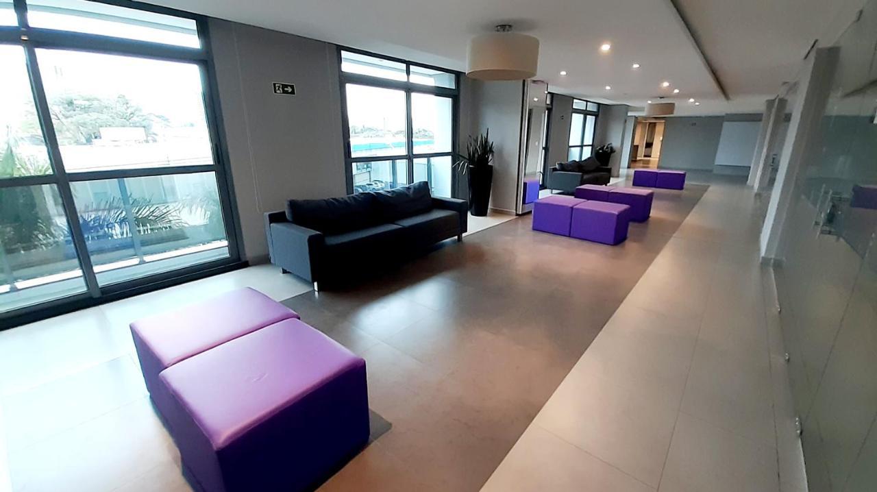 Estudio Aconchegante No Centro De Curitiba - Ar Condicio E Localizacao Perfeita! Luaran gambar